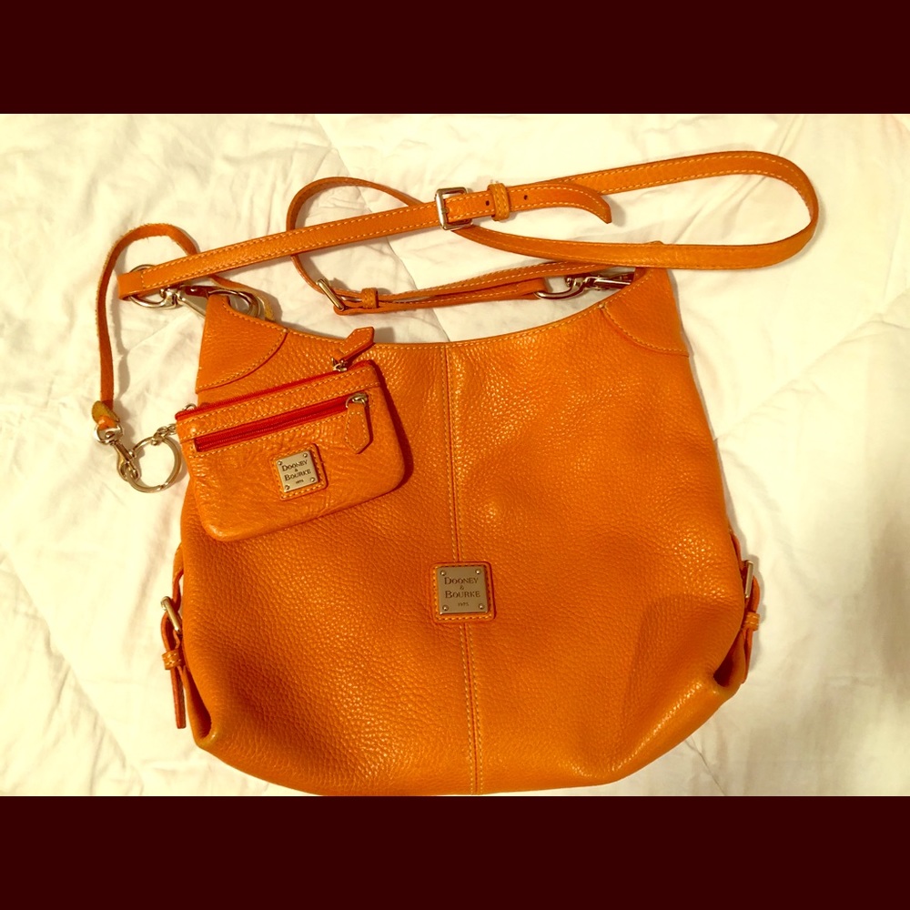 Gorgeous Dooney & Bourke crossbody